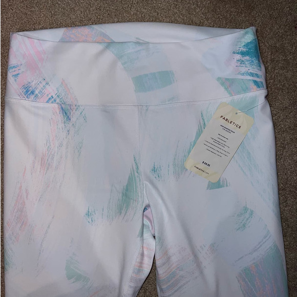 New Fabletics High Waisted Solid Print 7/8 Legging size XL - Picture 2 of 6